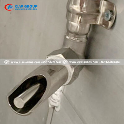 3-Axle Hydraulic Livestock Trailer with 36 Fans and Triple Decks for Superior Animal Transport