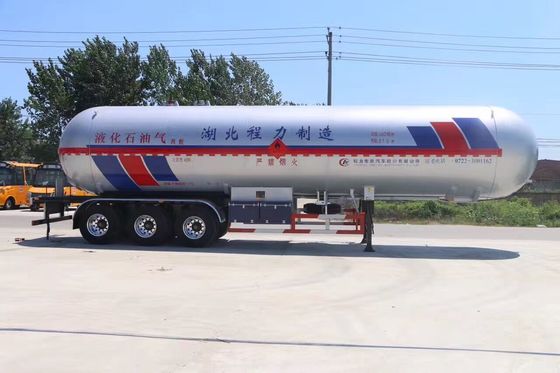 Lightweight Design Fuel Transport Trucks , 30T 62000 Liters Propane Tank Truck Vehicle