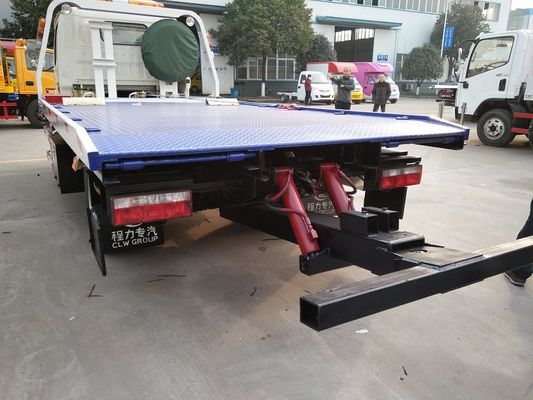 Dongfeng 4 X 2 120hp Commercial Tow Truck , LHD RHD 5 Ton Heavy Wrecker Trucks