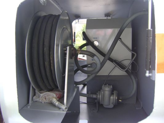 4000L AGO Oil Tanker Truck White Product Fuel Delivery 3 Tonne Tank Capacity