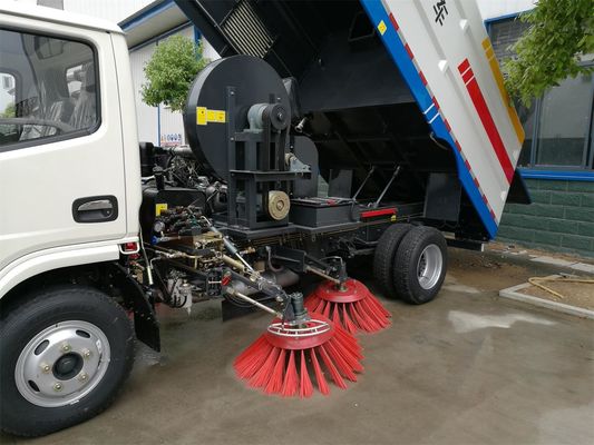 Narrow Street Sweeping Broom Sweeper Truck With 3.5M3 Vacuum Dust Tank