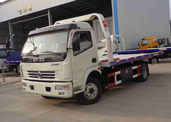 Emergency Tow Truck Wrecker Flatbed DONGFENG 4 Tons 5.6 Meters 120hp Car Carrier